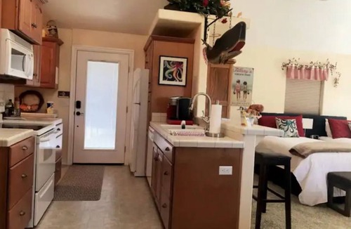 Brookings Apartment | OCTOPUS SUITE, fire pit, BBQ, wildlife viewing platform, shared oceanfront deck.