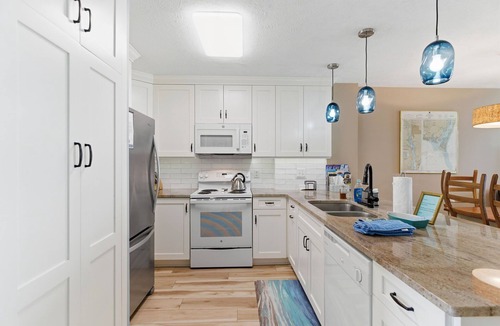 Kure Beach Condo | OD 1306 Oceanfront top floor condo. Indoor and outdoor pools