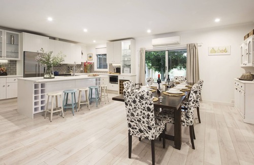 Lue House | Odd Frog Lodges - The Lodge