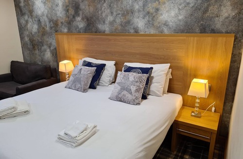 Carlton Hotel | Oddfellows Hotel Bar & Restaurant