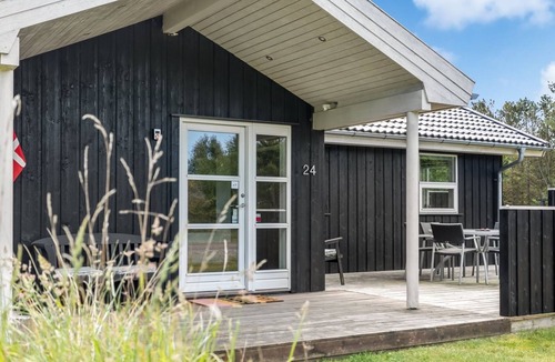 Bratten Strand House | "Oddvar" - 400m from the sea by Interhome