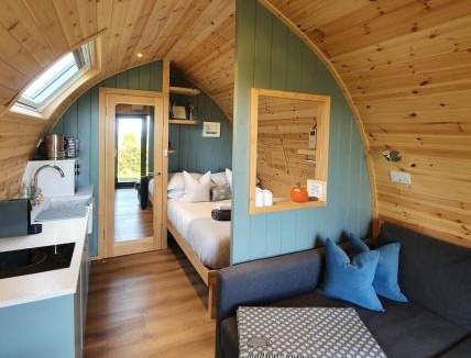 Welshpool Ski Chalet | Odli Glamping - Aderyn