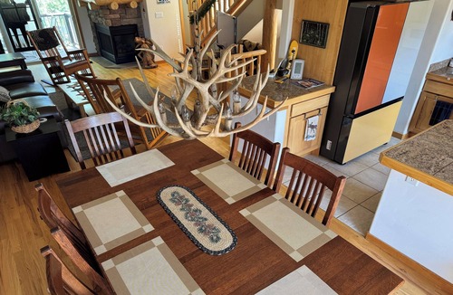 Winter Park House | ♥ of WP & Stage for Music Fests - 3BR/3.5BA W/Private Hot Tub & Garage, Sleeps 8