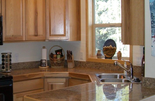 Winter Park House | ♥ of WP & Stage for Music Fests - 3BR/3.5BA W/Private Hot Tub & Garage, Sleeps 8