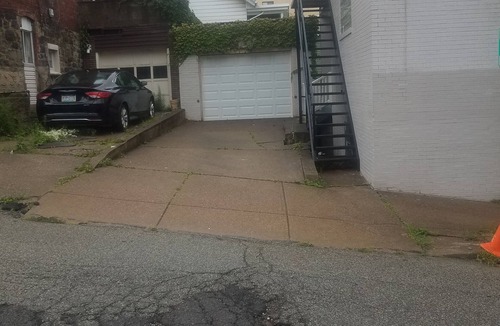 Mount Washington Apartment | Off Granview, Mount Washington, Pittsburgh with view of Mon River and driveway.