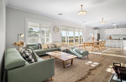 Adelaide House | Off grid Luxury in Adelaide Hills