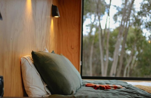 Reedy Creek House | Off-Grid Cabin Deep in Nature - Pet Friendly - Ava