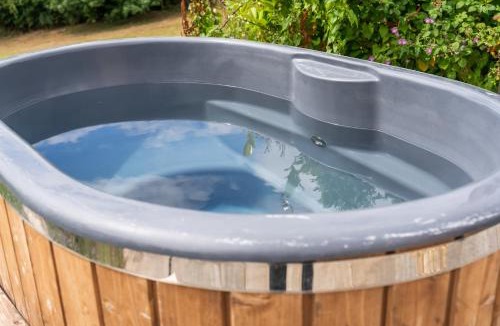 Yarpole House | Off-Grid Glamping - Quiet, Starry Escape