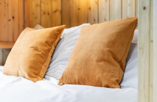 Yarpole House | Off-Grid Glamping - Quiet, Starry Escape