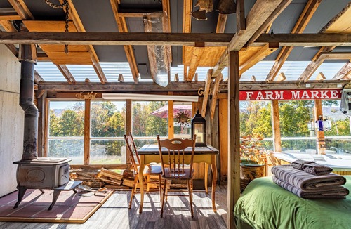 Town of Broome House | Off-Grid Glass Barn with Mountain View, Tub, Fan & Wi-fi