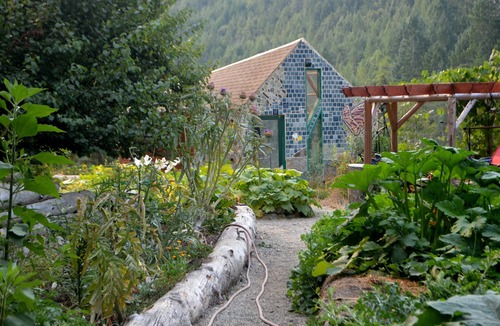 Gasquet Cabin | Off-Grid Half Moon @ Sustainable Ecovillage