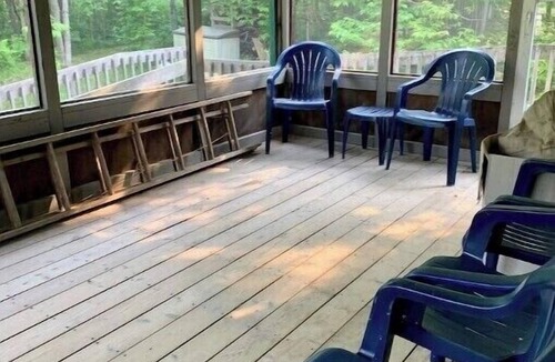 Golden Valley Cabin | Off-grid rustic 3-bedroom cabin on very quiet lake