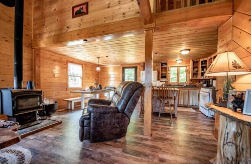 Canaan Cabin | Off Grid Rustic Cabin Deep in the Woods