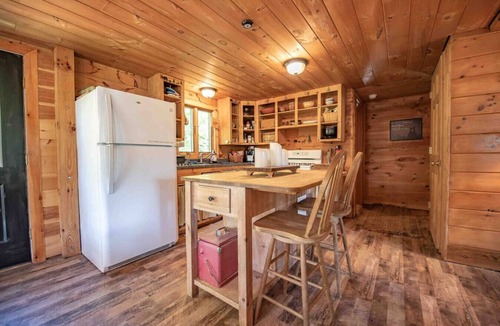 Canaan Cabin | Off Grid Rustic Cabin Deep in the Woods