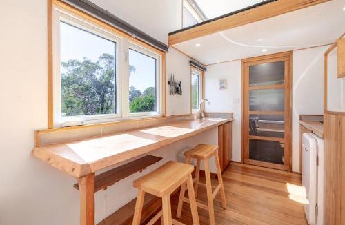 Daylesford House | Off grid Tiny House in the bush, 5min from town