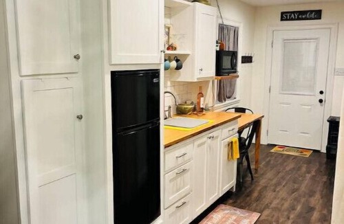 Conroe House | Off The Beaten Path Country Cottage