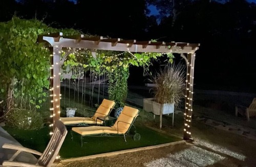 Conroe House | Off The Beaten Path Country Cottage