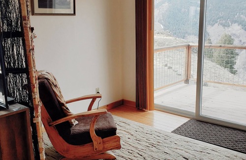 Riggins Cabin | Off the beaten path ridgetop location with dramatic mountain views