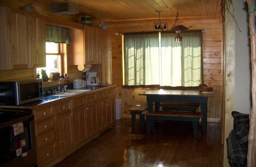 Middlebury Center Cabin | OFF THE BEATEN PATH BEAUTIFUL PRIVATE CABIN WIFI WELLSBORO ENJOY A SPRING VISITn