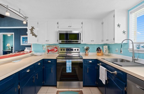City-by-the Sea House | Off the Charts | Canal Front, Boat Dock + Kayaks!