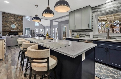 Westlake Corner House | Off The Grid - Waterfront