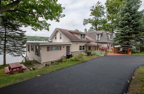 Livonia Center House | Off The Hook: Beautiful Sunset Views on Conesus Lake!