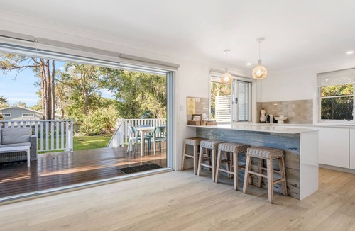 North Haven House | Off The Wall - close to beach, river and breakwall