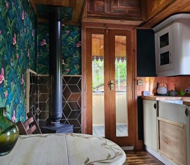 Brentwood Other | offgrid showmans caravan