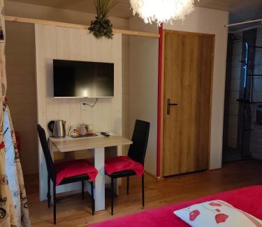 Sillans-la Cascade Bed & Breakfast | OFILDLEAU