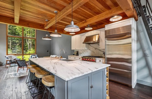 Moscow House | Ogden Falls: 2 br, wood fireplace, a/c, firepit, waterfall view!