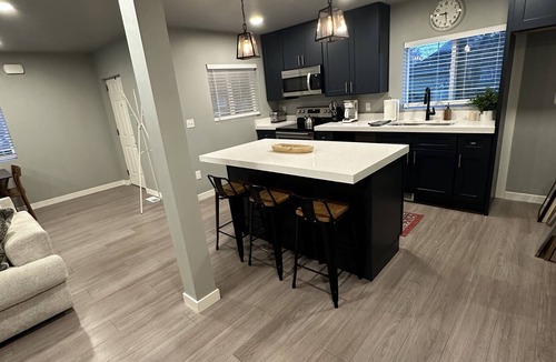 Ogden House | Ogden Oasis: 4b, 2 ba - 5 mins to WSU