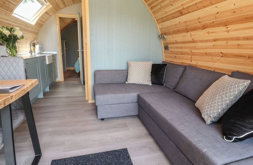 Fence Cottage | OGDEN, romantic, with a garden in Clitheroe