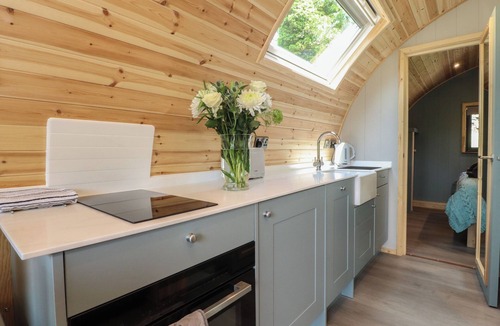 Fence Cottage | OGDEN, romantic, with a garden in Clitheroe