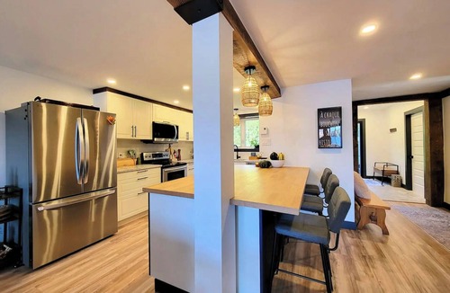 St-Adolphe-d'Howard Ski Chalet | Oh Chalet Calm, with lake view and sandy beach