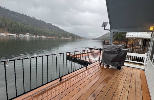 Loon Lake Cabin | Oh Deer Waterfront Cabin, private dock, Sleeps 8