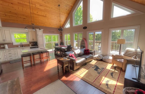 Rideau Lakes House | Ohana Cottage | Waterfront Retreat on Big Rideau Lake
