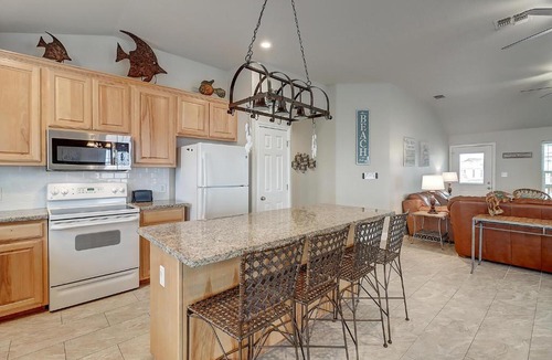 Leeward Sands House | Ohana Getaway PC613 - Pet Friendly