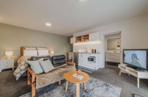 Tekapo House | Ohana Hillside Haven - Serene Getaway