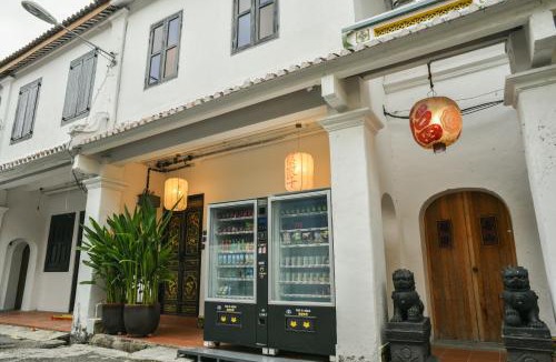 Kampung Jawa House | Ohana House HQ