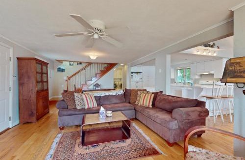 Valois House | Ohana Lake House