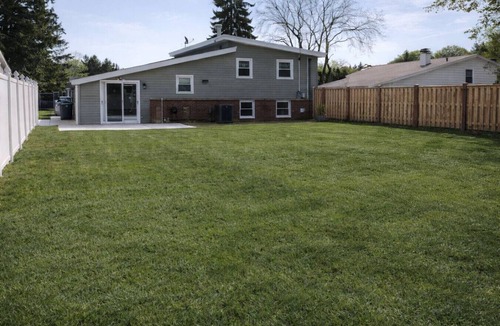 Des Plaines House | O’Hare 7-Bed Home | Workers & Insurance