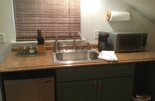 Leavenworth Apartment | Ohio River Room with a View