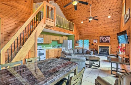 Battletown House | Ohio River Views: Home w/Fireplace & Deck!