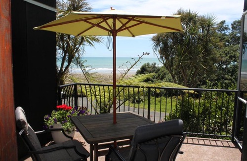 Waiotahi Apartment | Ohiwa Beach Apartments/ Motel
