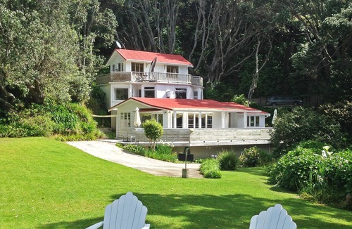 Waiotahi Apartment | Ohiwa Seascape Studios