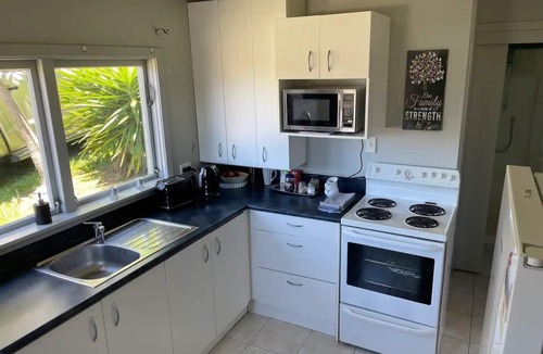 Ohope Apartment | Ohope Dreamer. Self Contained Suite