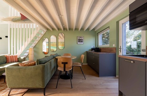 Valenciennes House | OIQIA Air Nomad Vancouver