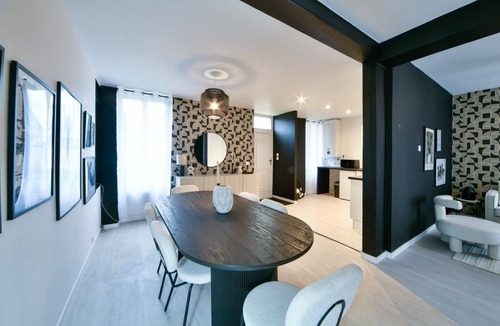 Vierzon House | OIQIA Dichroma