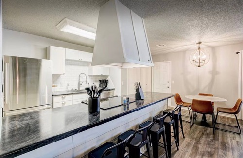 South Oklahoma City House | OKC Getaway! Just 20min From The Heart of OKC/Bricktown!