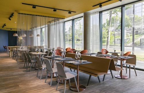 Quartier de Javel Hotel | OKKO Hotels Paris Porte De Versailles